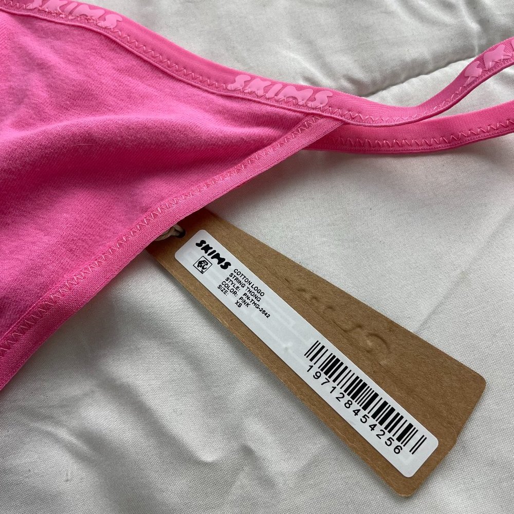 Skims NWT Pink Cotton Logo String Thong Women’s Size XS Panties - Picture 2 of 3